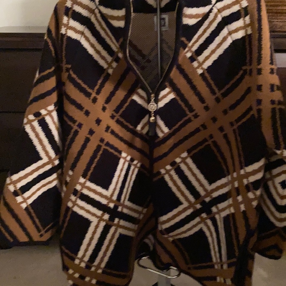 Sweater - Picture 4 of 6